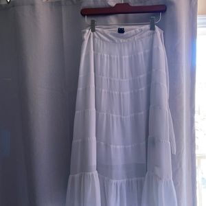 W White Skirt